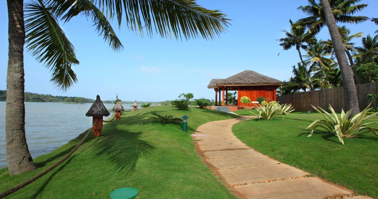 Fragrant Nature Backwater Resort & Ayurveda Spa Коллам Екстер'єр фото