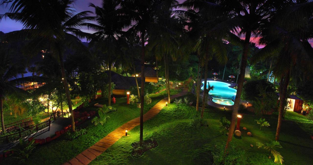 Fragrant Nature Backwater Resort & Ayurveda Spa Коллам Екстер'єр фото