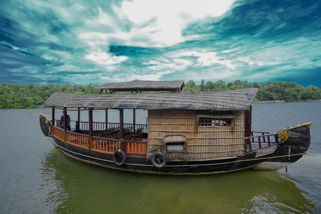 Fragrant Nature Backwater Resort & Ayurveda Spa Коллам Екстер'єр фото