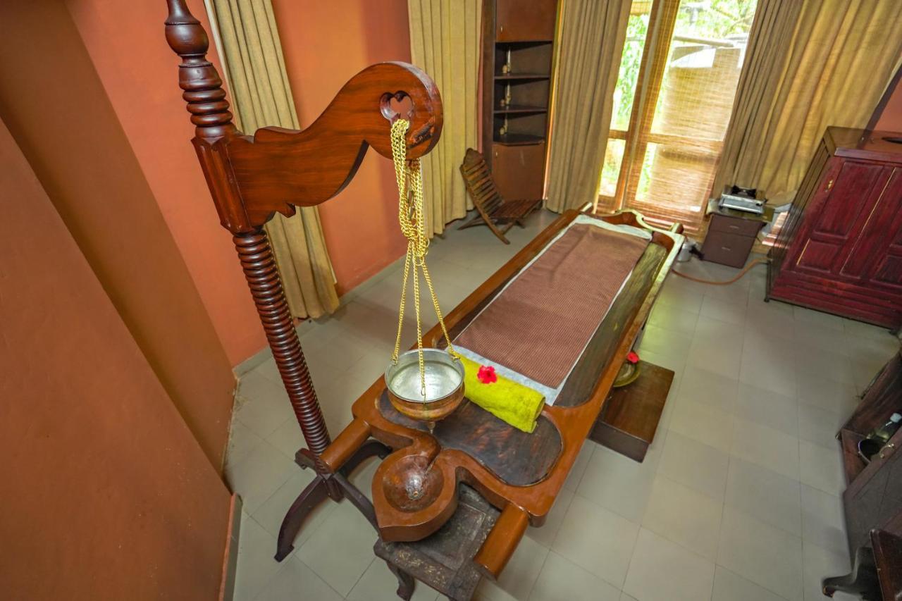 Fragrant Nature Backwater Resort & Ayurveda Spa Коллам Екстер'єр фото