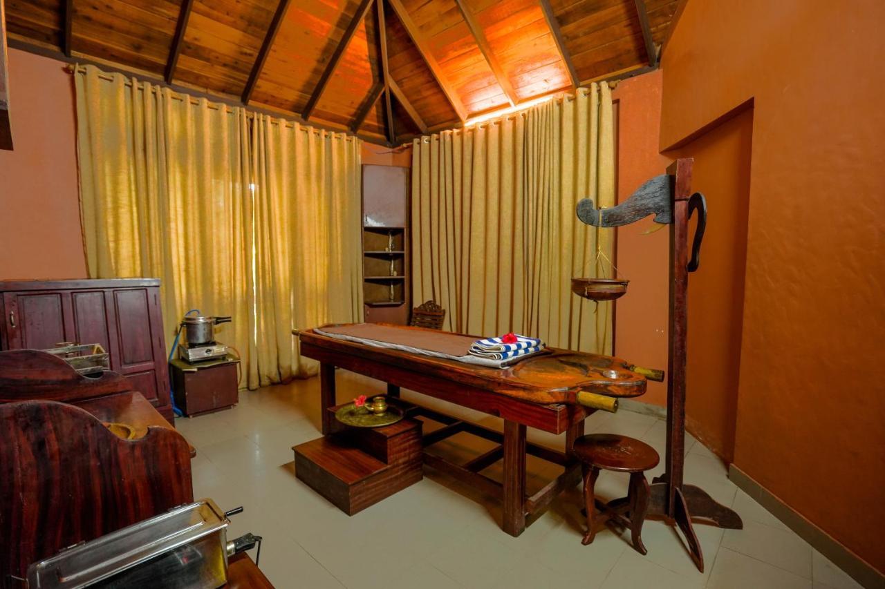 Fragrant Nature Backwater Resort & Ayurveda Spa Коллам Екстер'єр фото