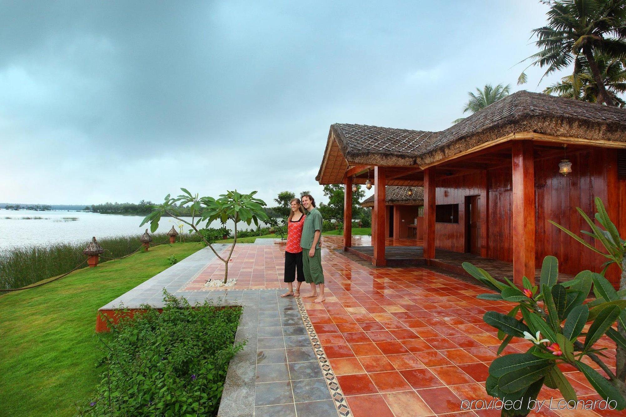 Fragrant Nature Backwater Resort & Ayurveda Spa Коллам Екстер'єр фото