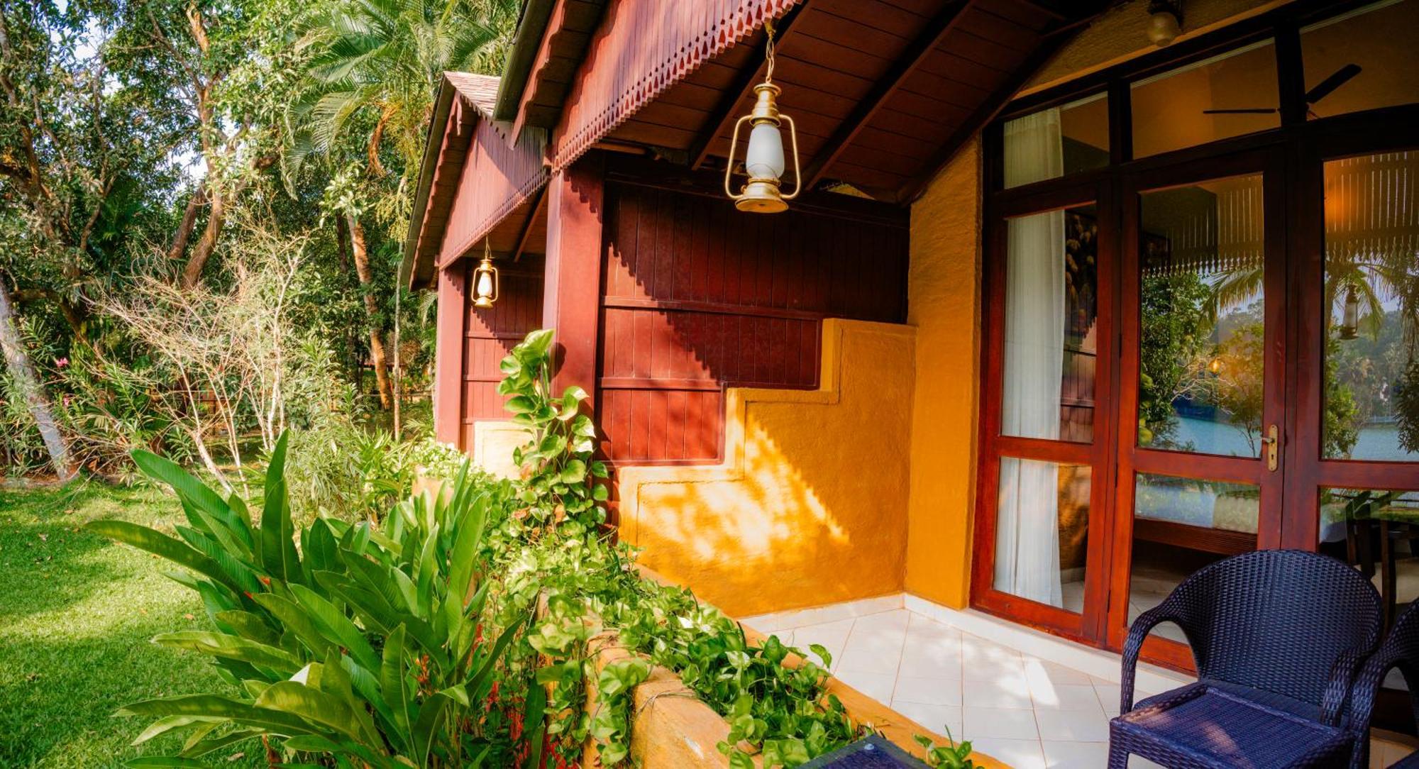 Fragrant Nature Backwater Resort & Ayurveda Spa Коллам Екстер'єр фото