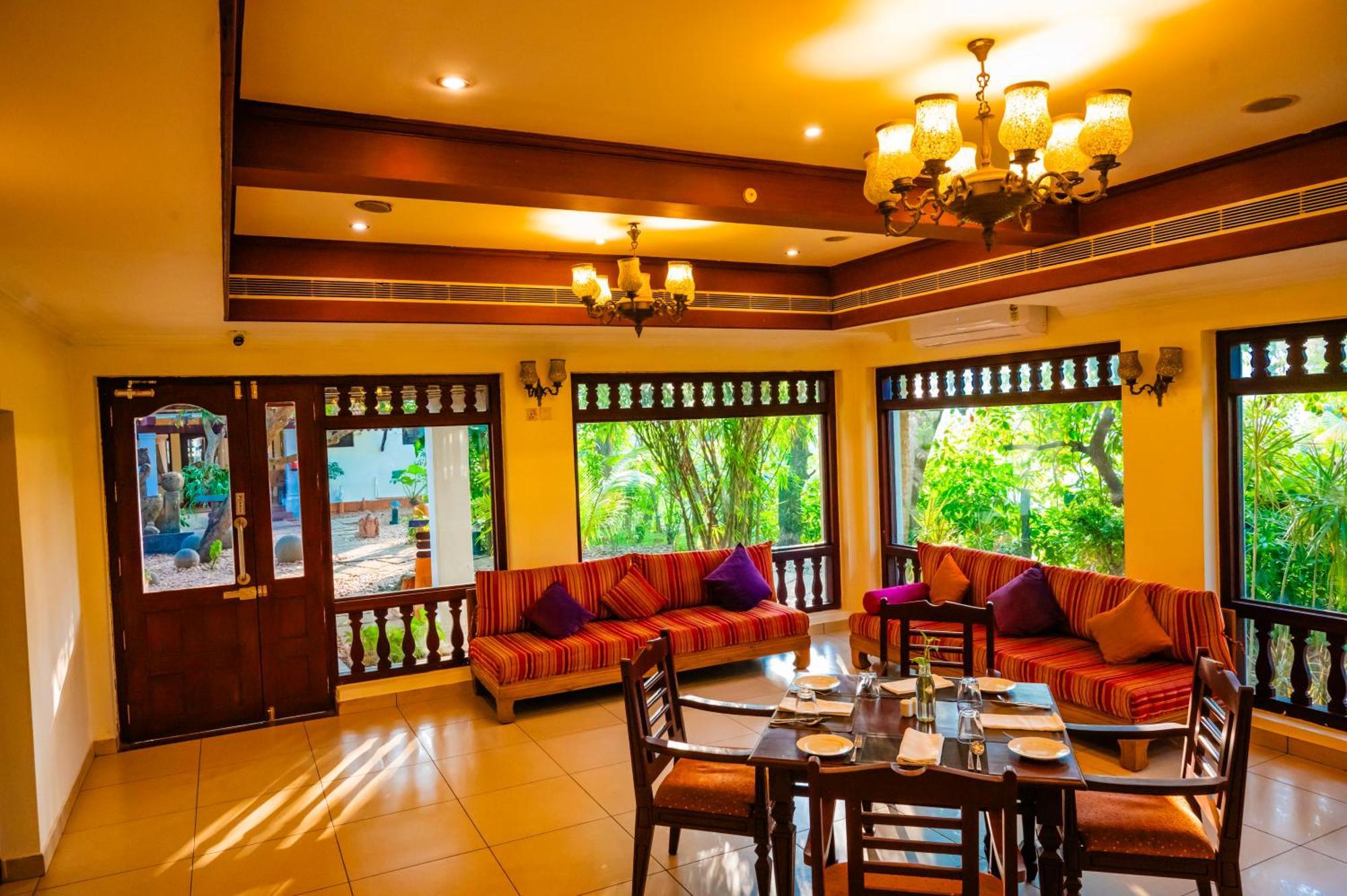 Fragrant Nature Backwater Resort & Ayurveda Spa Коллам Екстер'єр фото