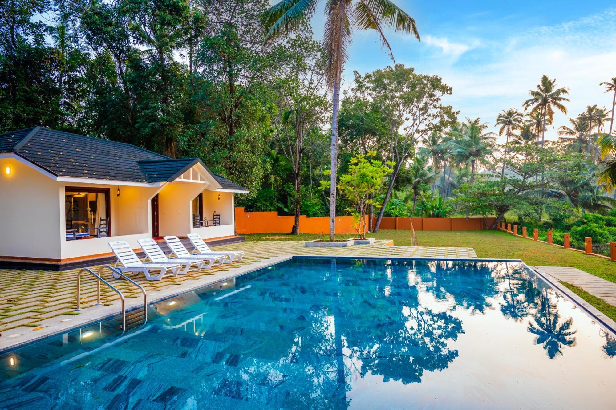 Fragrant Nature Backwater Resort & Ayurveda Spa Коллам Екстер'єр фото