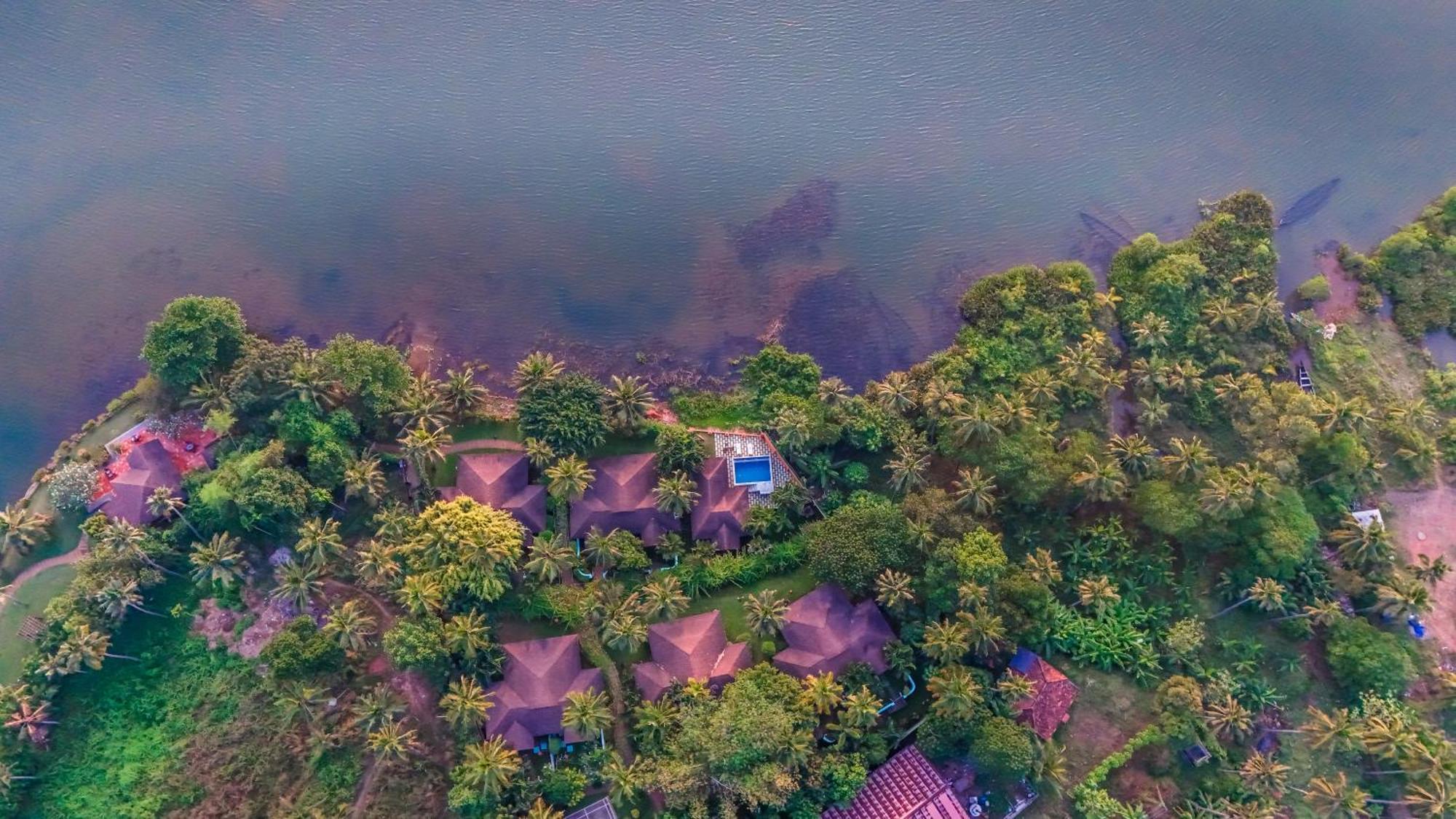 Fragrant Nature Backwater Resort & Ayurveda Spa Коллам Екстер'єр фото
