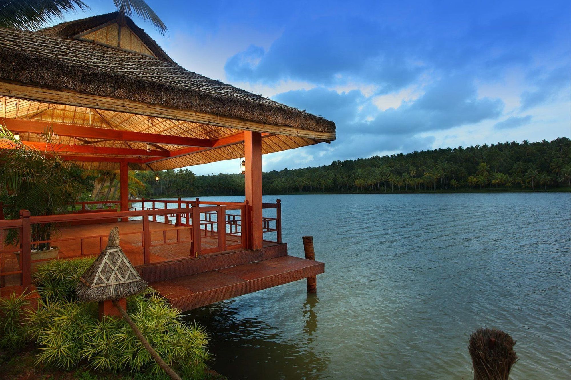 Fragrant Nature Backwater Resort & Ayurveda Spa Коллам Екстер'єр фото