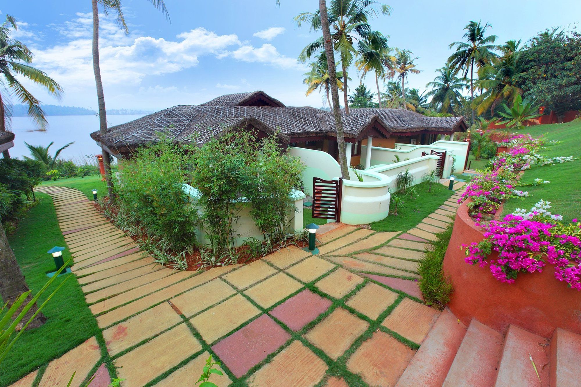 Fragrant Nature Backwater Resort & Ayurveda Spa Коллам Екстер'єр фото